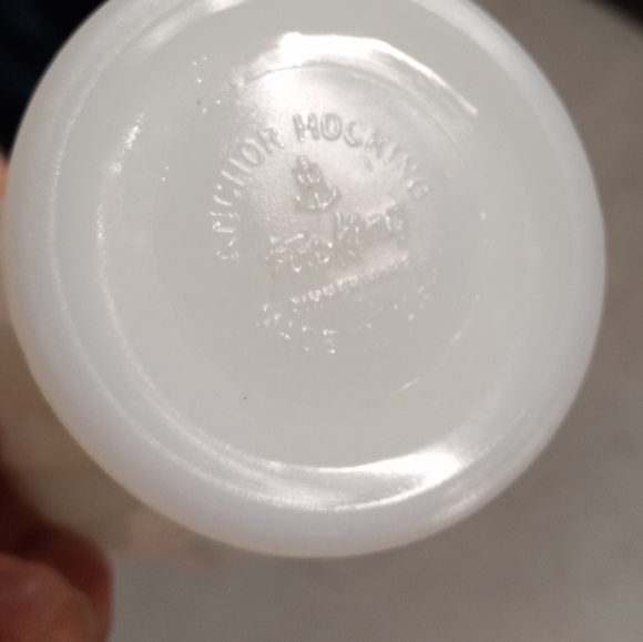 Vintage Anchor Hocking Fire King White Milk Glass Creamer Swirl - Picture 5 of 14